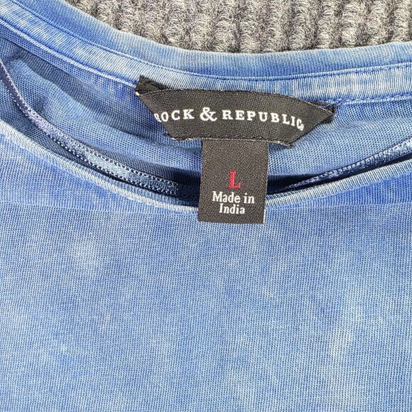 Rock & Republic Shirt Womens L Blue Wash Studded Asymmetrical Hem Top Boho Edgy - Picture 4 of 9